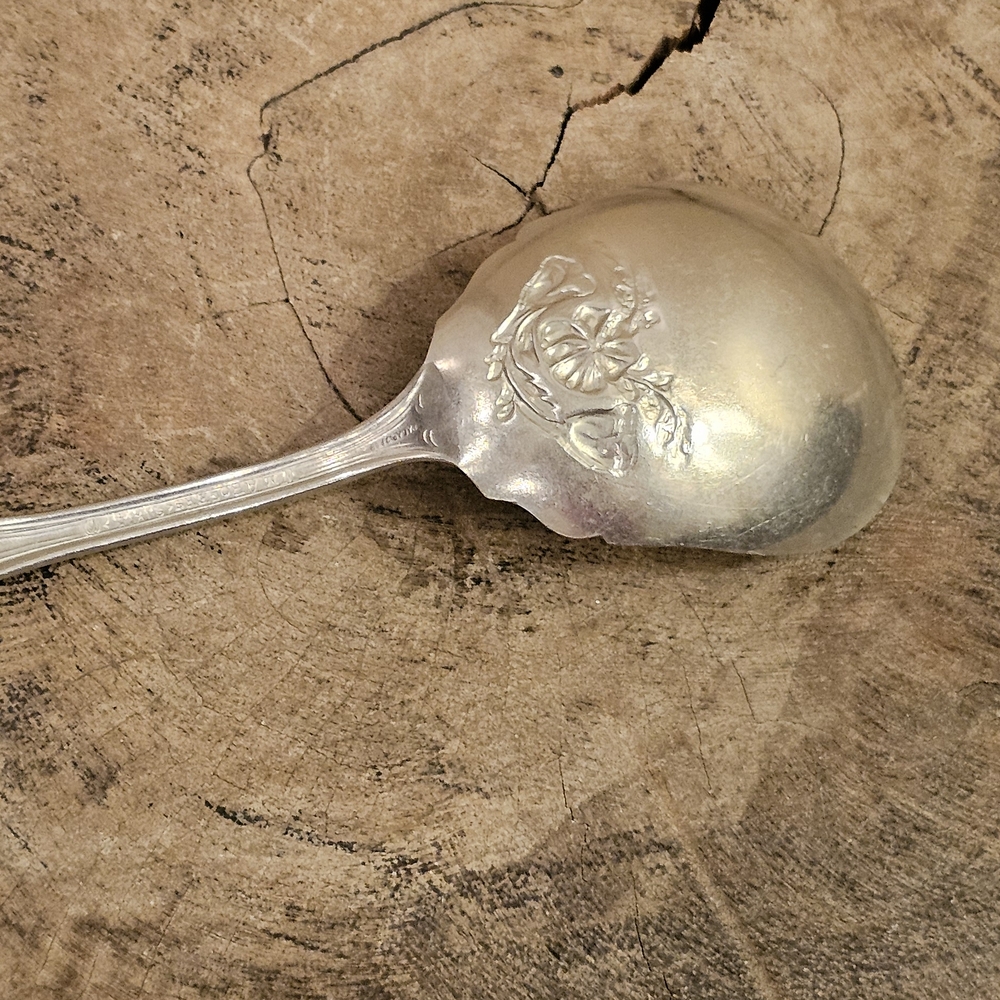 W.M A Rogers 1910 Sugar Spoon - Picture 6 of 11